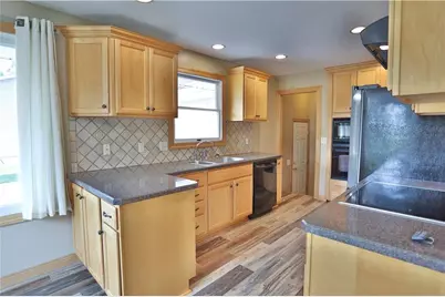 931 Roosevelt Street, River Falls, WI 54022 - Photo 5