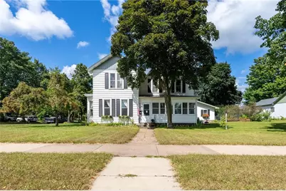 334 W Grand Avenue, Chippewa Falls, WI 54729 - Photo 7