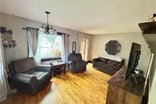 2226 Valley View Pl, Eau Claire, WI 54703 - Photo 5