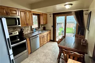 2226 Valley View Pl, Eau Claire, WI 54703 - Photo 3