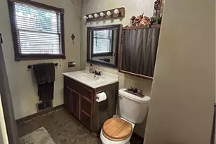 2226 Valley View Pl, Eau Claire, WI 54703 - Photo 9