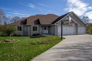 1811 W Ridge Ct, Eau Claire, WI 54703 - Photo 3