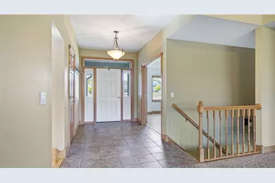 1811 W Ridge Court, Eau Claire, WI 54703 - Photo 9