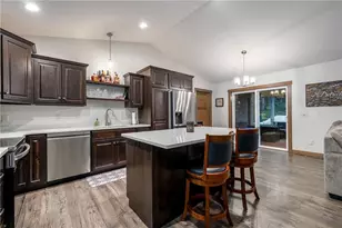 1337 Juniper Pl, Eau Claire, WI 54703 - Photo 5