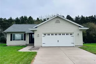 1917 Sherwood Blvd, Eau Claire, WI 54703 - Photo 1