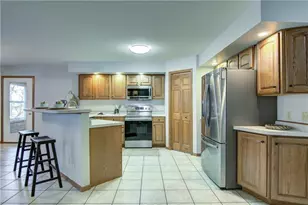 2030 Abbe Hill Dr, Eau Claire, WI 54703 - Photo 11