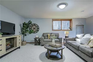 2030 Abbe Hill Dr, Eau Claire, WI 54703 - Photo 31