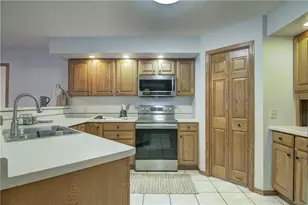 2030 Abbe Hill Dr, Eau Claire, WI 54703 - Photo 15