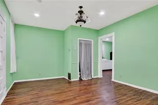 503 11th St, Menomonie, WI 54751 - Photo 5