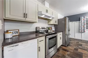 1421 Loffler Ct, Chippewa Falls, WI 54729 - Photo 5