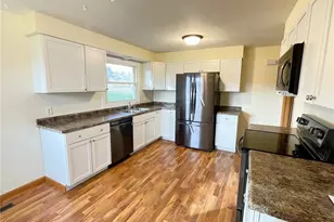 4927 Jeffers Rd, Eau Claire, WI 54703 - Photo 3