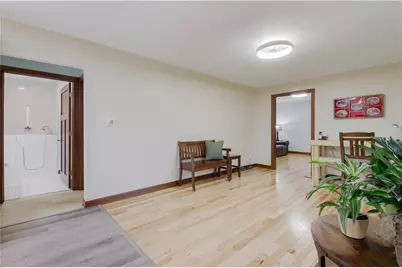 5217 E Hamilton Avenue, Eau Claire, WI 54701 - Photo 7