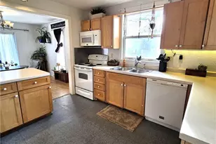 3233 Potter Rd, Eau Claire, WI 54703 - Photo 7