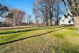 1113 E Division St, Neillsville, WI 54456 - Photo 11