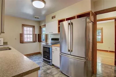 422 Roosevelt Avenue, Eau Claire, WI 54701 - Photo 9