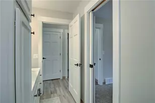 2231 Meadow Ln, Eau Claire, WI 54701 - Photo 15