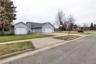 2231 Meadow Ln, Eau Claire, WI 54701 - Photo 29