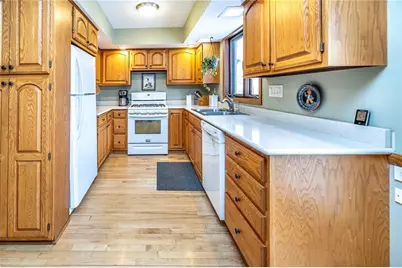 421 Harrison Street, Black River Falls, WI 54615 - Photo 5