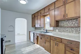 1722 11th St, Eau Claire, WI 54703 - Photo 9