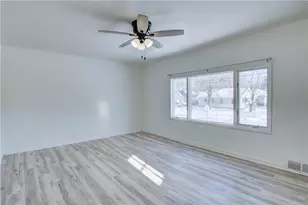 1722 11th St, Eau Claire, WI 54703 - Photo 5