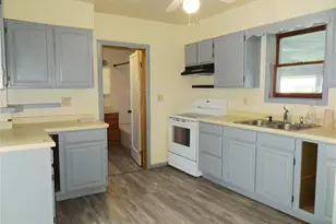 104 Clark St, Thorp, WI 54771 - Photo 5