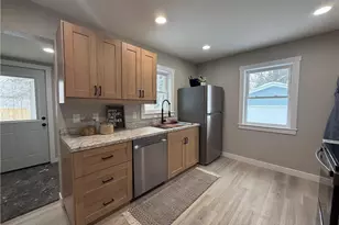 2607 Crescent Ave, Eau Claire, WI 54703 - Photo 7