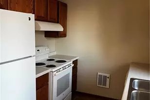 915 28th Ave, Menomonie, WI 54751 - Photo 5