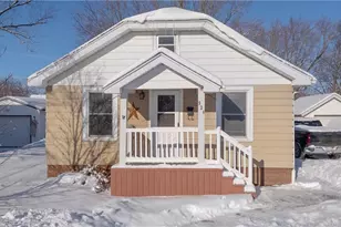 924 James St, Eau Claire, WI 54703 - Photo 1