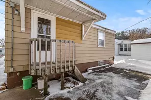 924 James St, Eau Claire, WI 54703 - Photo 29