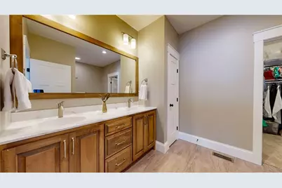 S8714 Mertinke Landing, Eau Claire, WI 54701 - Photo 15