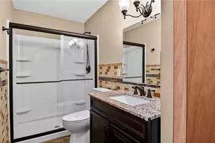 3231 Oakland St, Eau Claire, WI 54703 - Photo 9