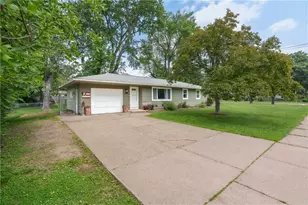 1516 Mitscher Ave, Eau Claire, WI 54701 - Photo 3