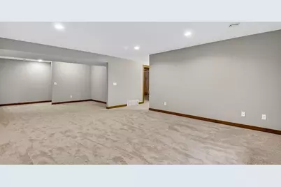 5580 Green Park Drive, Eau Claire, WI 54703 - Photo 15