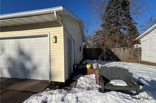 2202 Crestview Dr, Eau Claire, WI 54703 - Photo 3