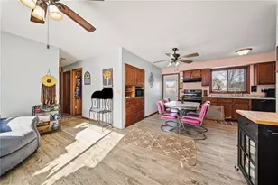 2202 Crestview Dr, Eau Claire, WI 54703 - Photo 13