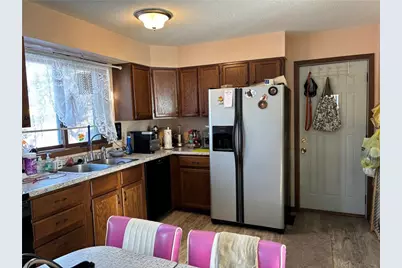 2202 Crestview Drive, Eau Claire, WI 54703 - Photo 11