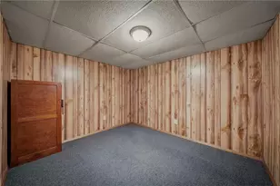 2202 Crestview Dr, Eau Claire, WI 54703 - Photo 25