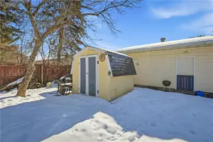 2202 Crestview Dr, Eau Claire, WI 54703 - Photo 9