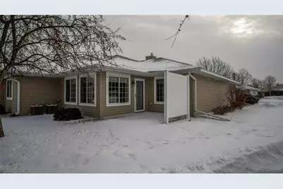 4402 E Robin Meadows Lane, Eau Claire, WI 54701 - Photo 5