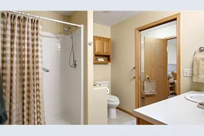 4402 E Robin Meadows Lane, Eau Claire, WI 54701 - Photo 23