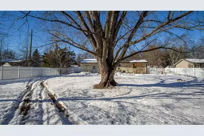 3319 Eastlawn Street, Eau Claire, WI 54703 - Photo 3