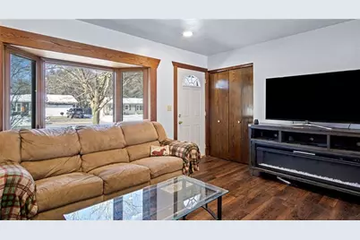 3319 Eastlawn Street, Eau Claire, WI 54703 - Photo 9