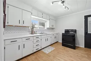 555 Irvine St, Chippewa Falls, WI 54729 - Photo 3