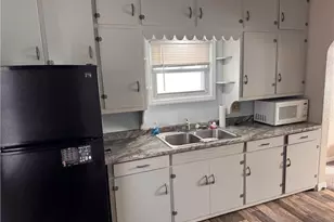 303 E Gates St, Rice Lake, WI 54868 - Photo 9