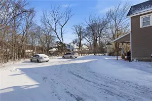 1245 S Farwell St, Eau Claire, WI 54701 - Photo 25