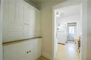 1010 S Farwell St, Eau Claire, WI 54701 - Photo 9