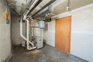 1010 S Farwell St, Eau Claire, WI 54701 - Photo 37