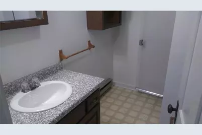 127 W Cedar Street #1-5, Chippewa Falls, WI 54729 - Photo 5