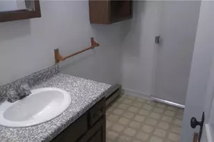 127 W Cedar St, Chippewa Falls, WI 54729 - Photo 5