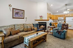 3330 S Robin Meadows Ln, Eau Claire, WI 54701 - Photo 17